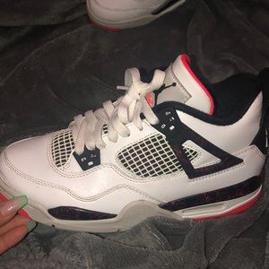 Air Jordan 4 Retro “ Pale Citron “